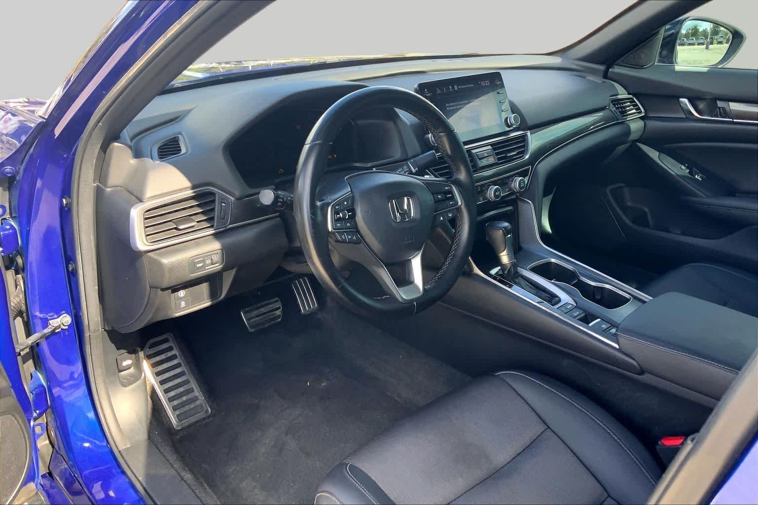 Used 2021 Still Night Pearl Honda Sport image 17