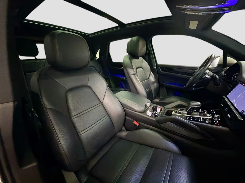 Used 2020  Porsche  image 30