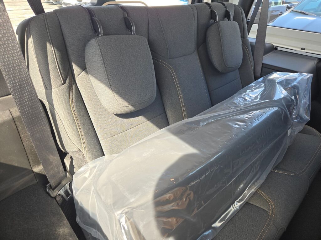 New 2026 Bright White Clear-Coat Exterior Paint Jeep Sport image 8