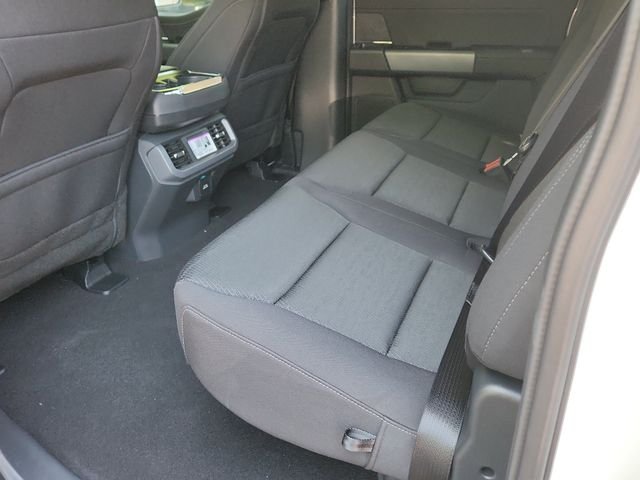 New 2026 Oxford White Ford XLT image 10