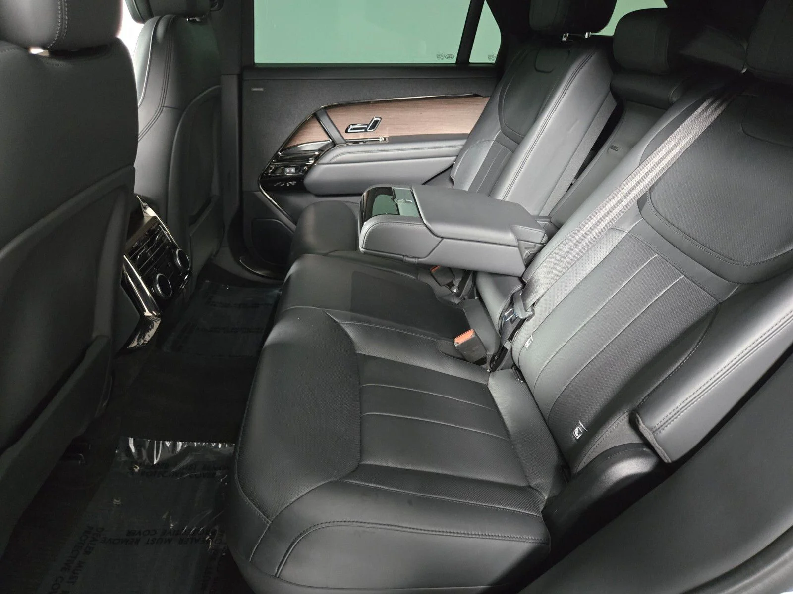 Used 2023 Varesine Blue Metallic Land Rover SE Dynamic image 13