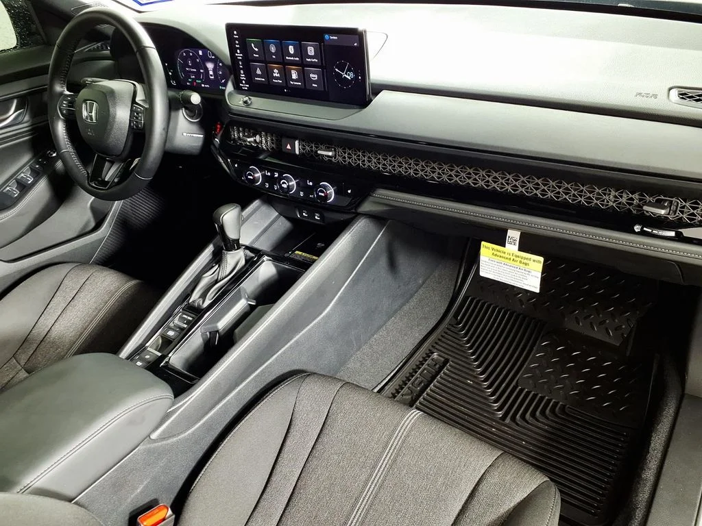 Used 2025 Gray Honda Sport image 12