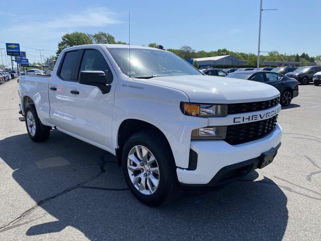 Used 2021 White Chevrolet Custom image 8