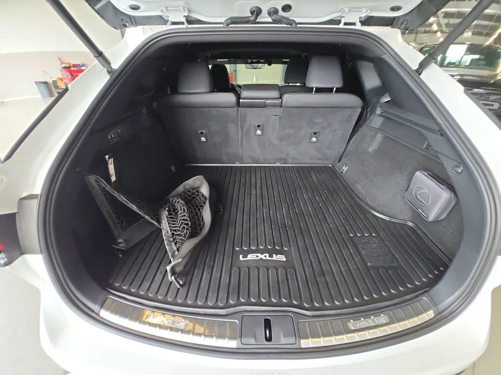 Used 2023 White Lexus 350h Premium Plus image 23