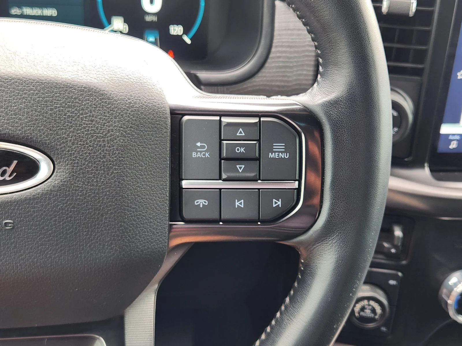 Used 2023 White Ford Platinum image 28