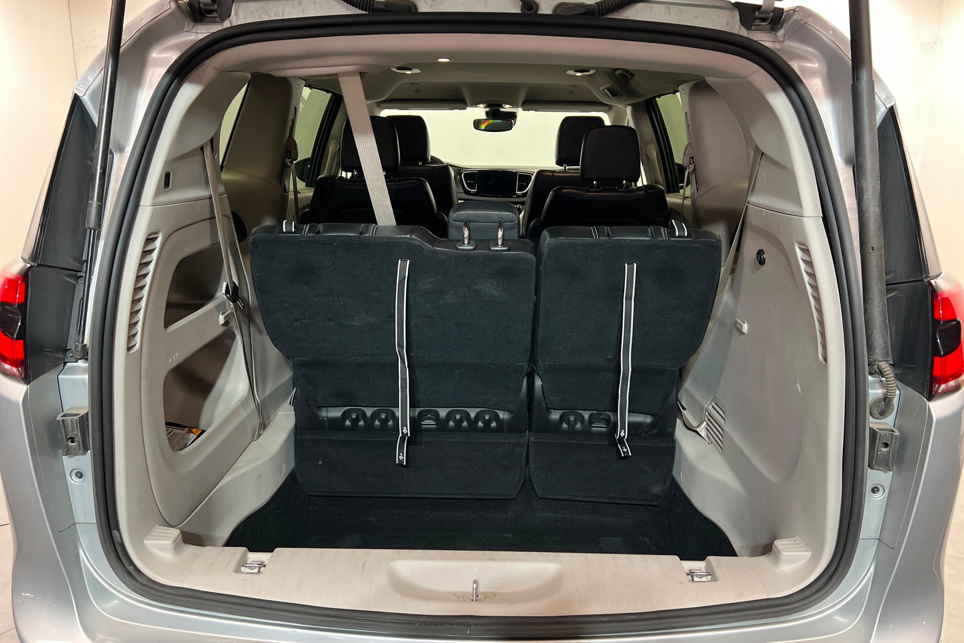 2024 Chrysler Pacifica Touring L - Photo 23