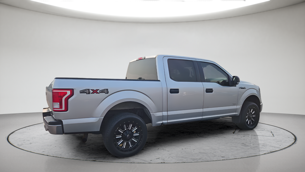 Used 2017 Silver Ford XLT image 6