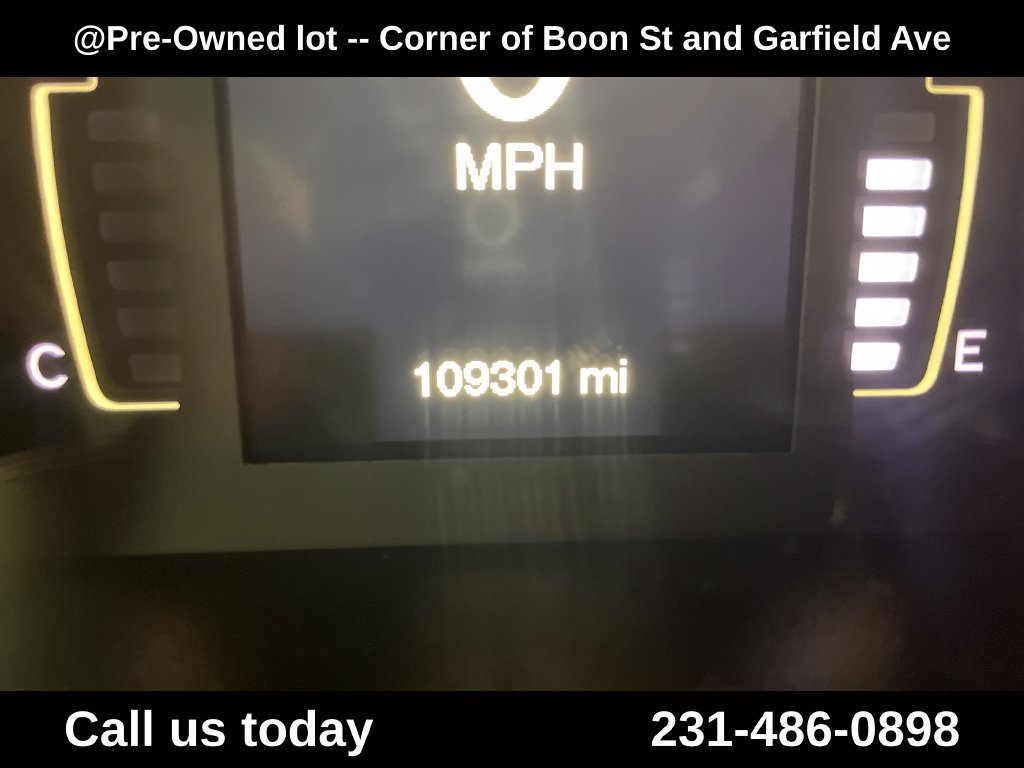 Used 2015 Black Jeep Latitude image 26