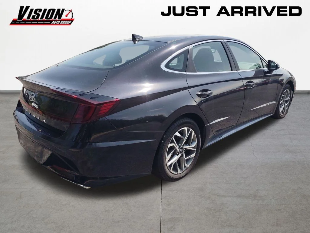 Certified Used 2023 Blue Hyundai SEL image 5