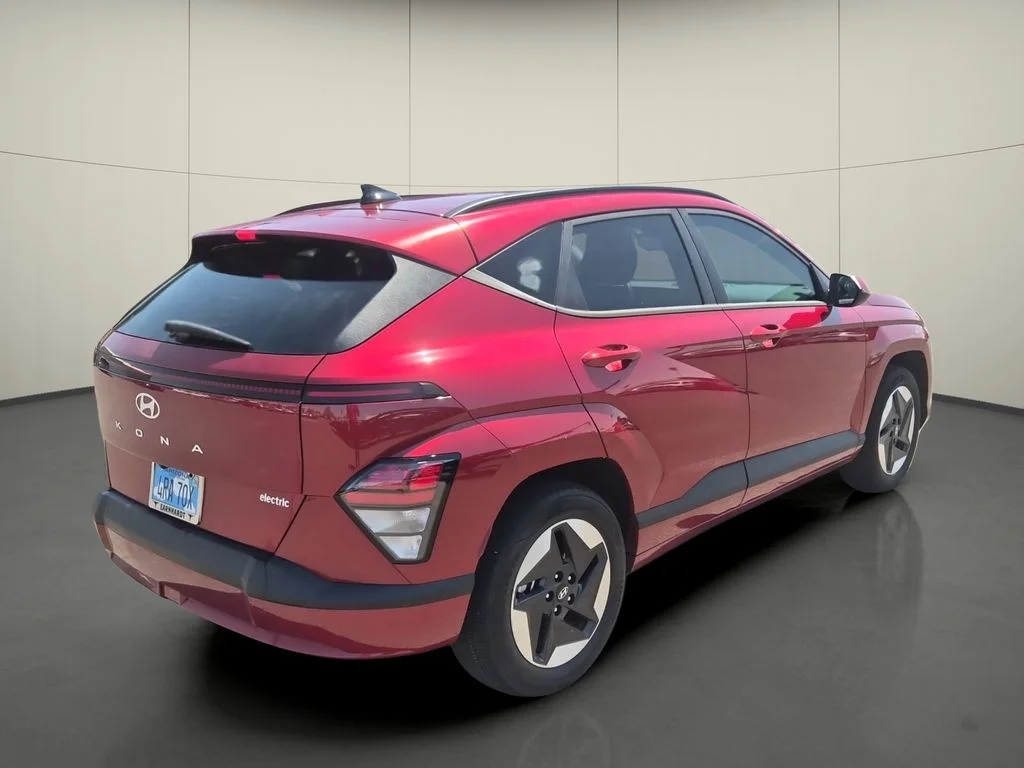 Used 2025 Red Hyundai SEL image 7