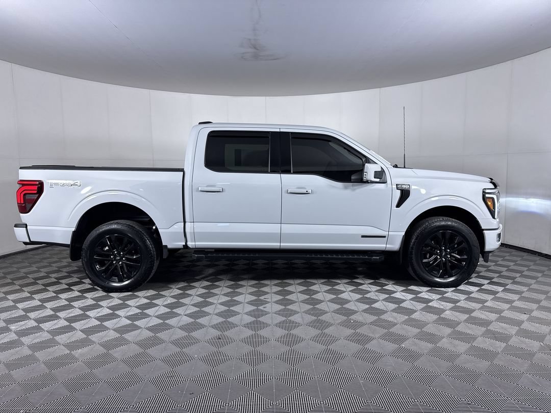 Used 2024 Avalanche Ford LARIAT image 10