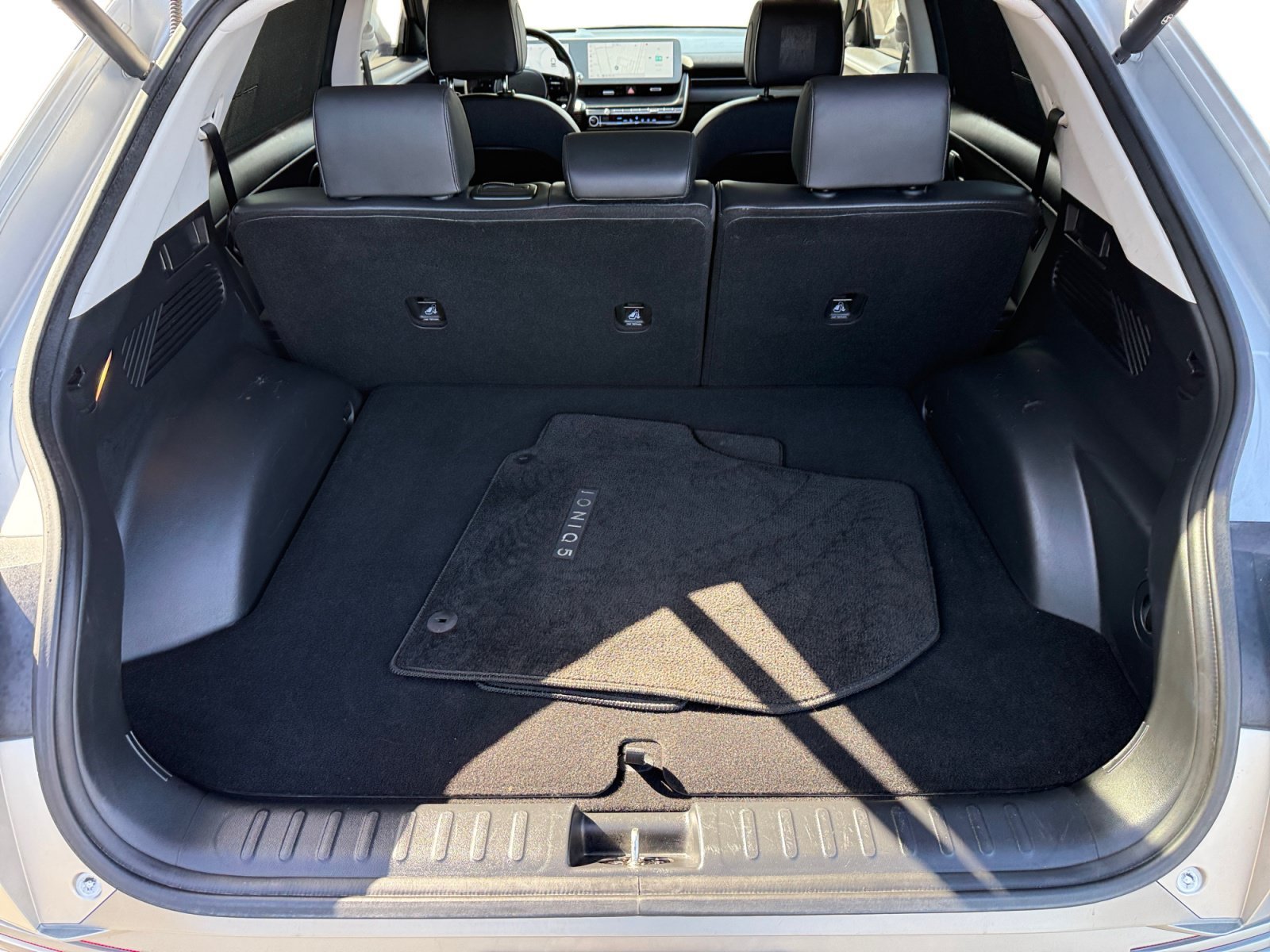 Used 2023 Gold Hyundai Limited image 17