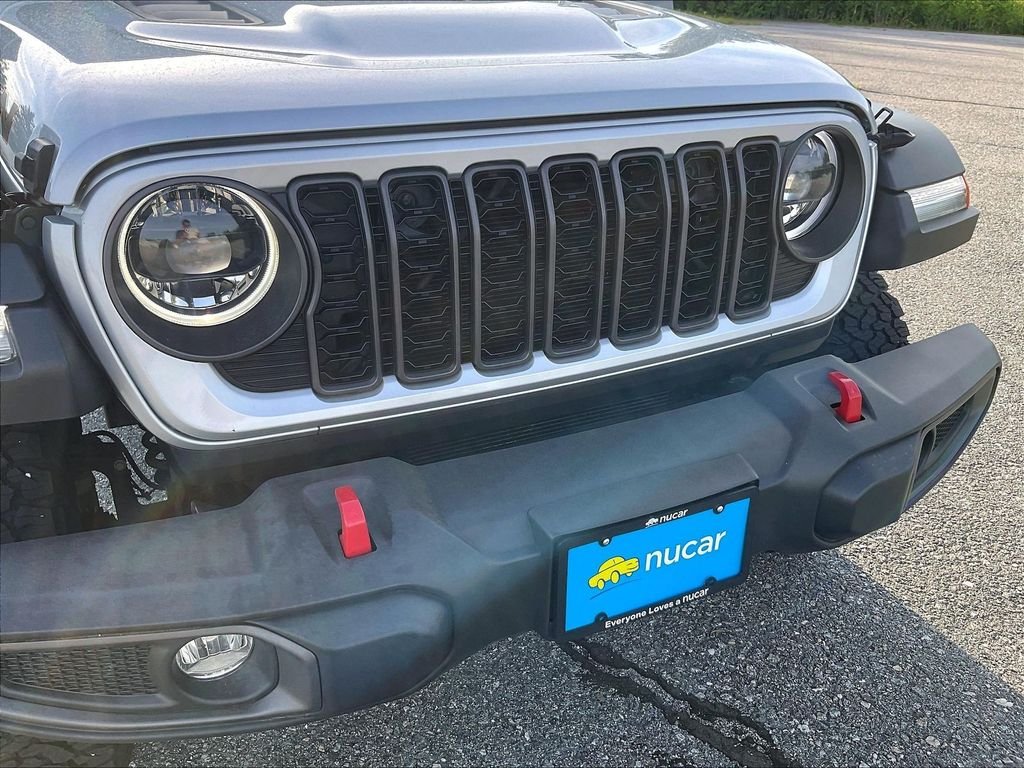 Used 2024 Silver Jeep Rubicon image 30
