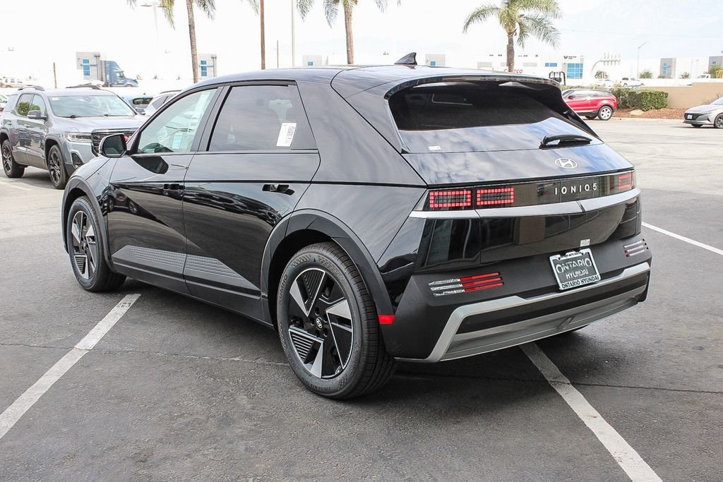 New 2026 Black Hyundai SEL image 7