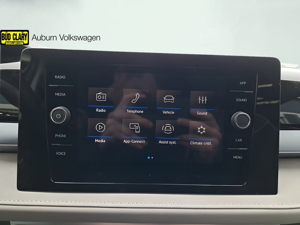 2025 Volkswagen Taos SE - Photo 25