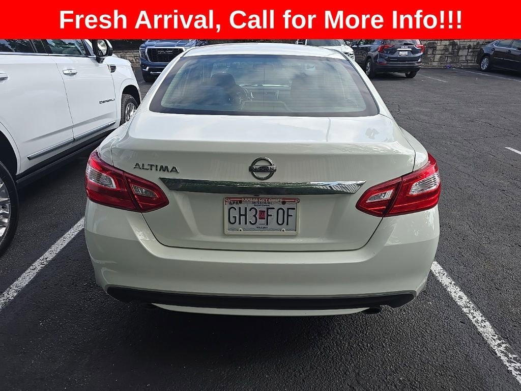 Used 2017 White Nissan 2.5 S image 18