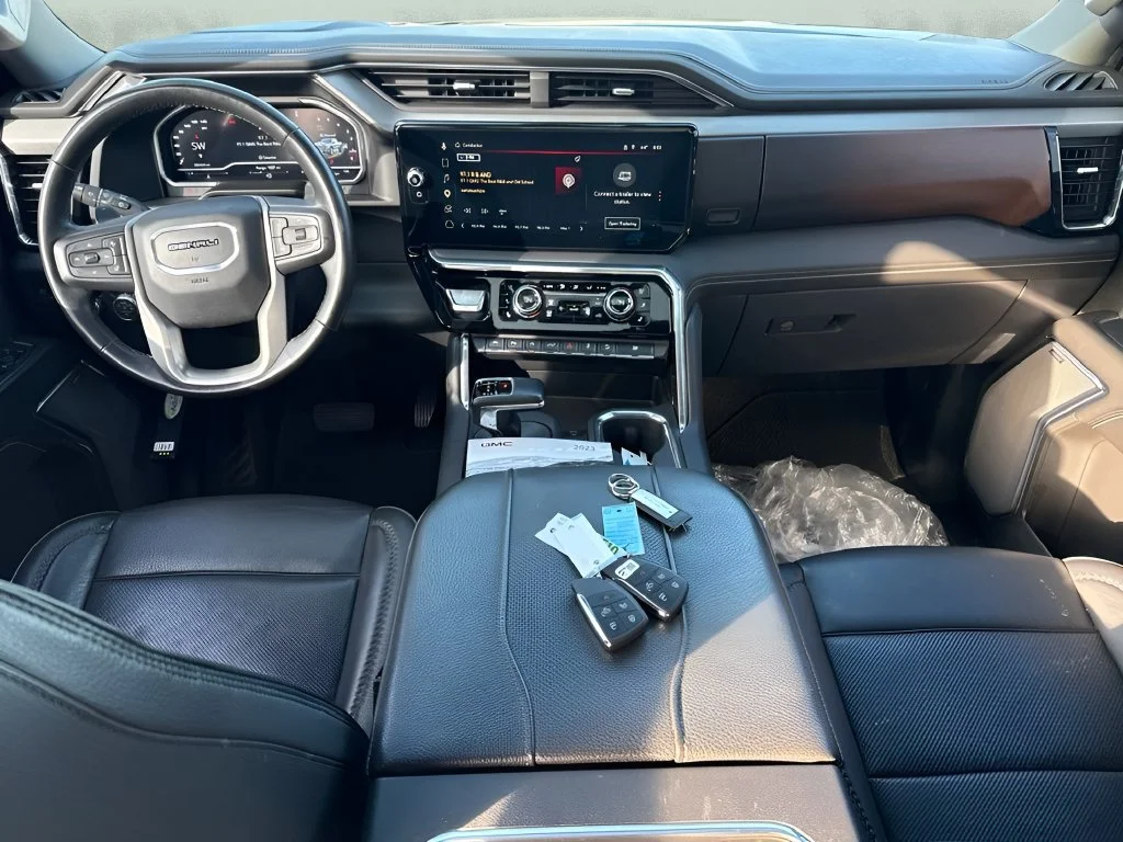 Used 2023 WHITE FROST TRICOAT GMC Denali image 12