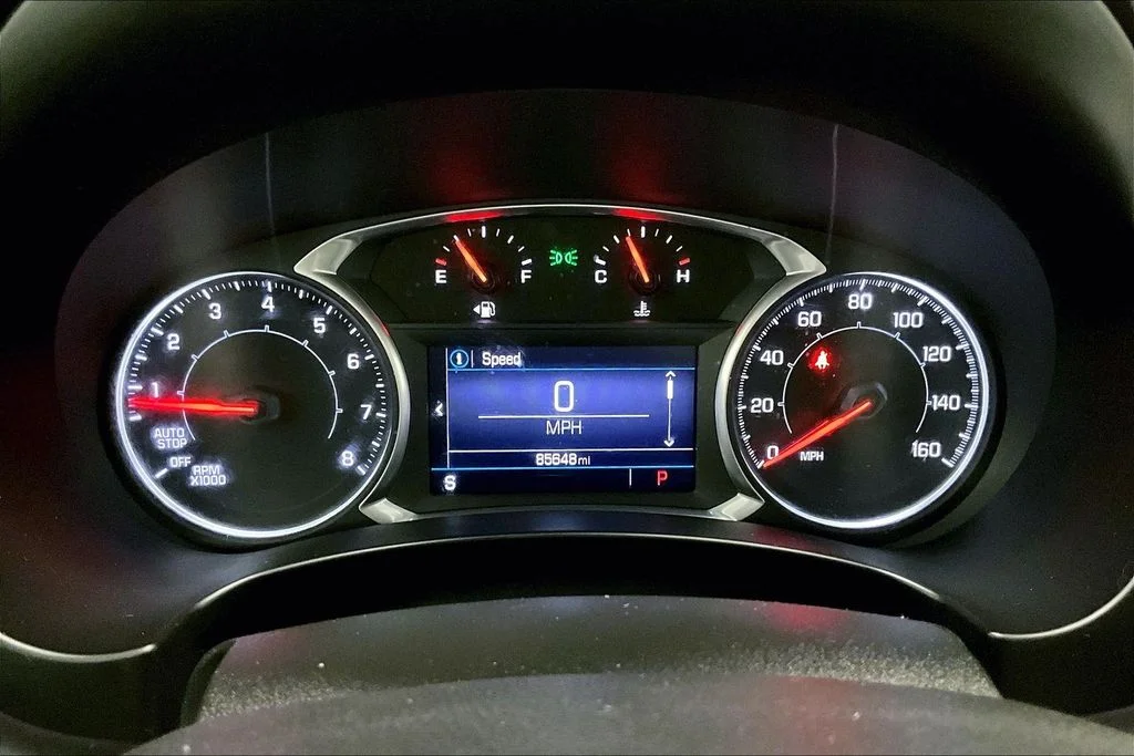 Used 2021 White GMC SLE image 13