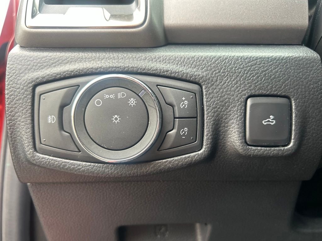 Used 2019 Red Ford XLT image 15