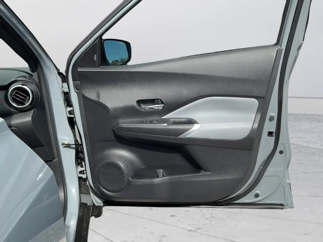 Used 2024 Gray Nissan SR image 22