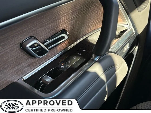 2025 Land Rover Range Rover SE - Photo 35