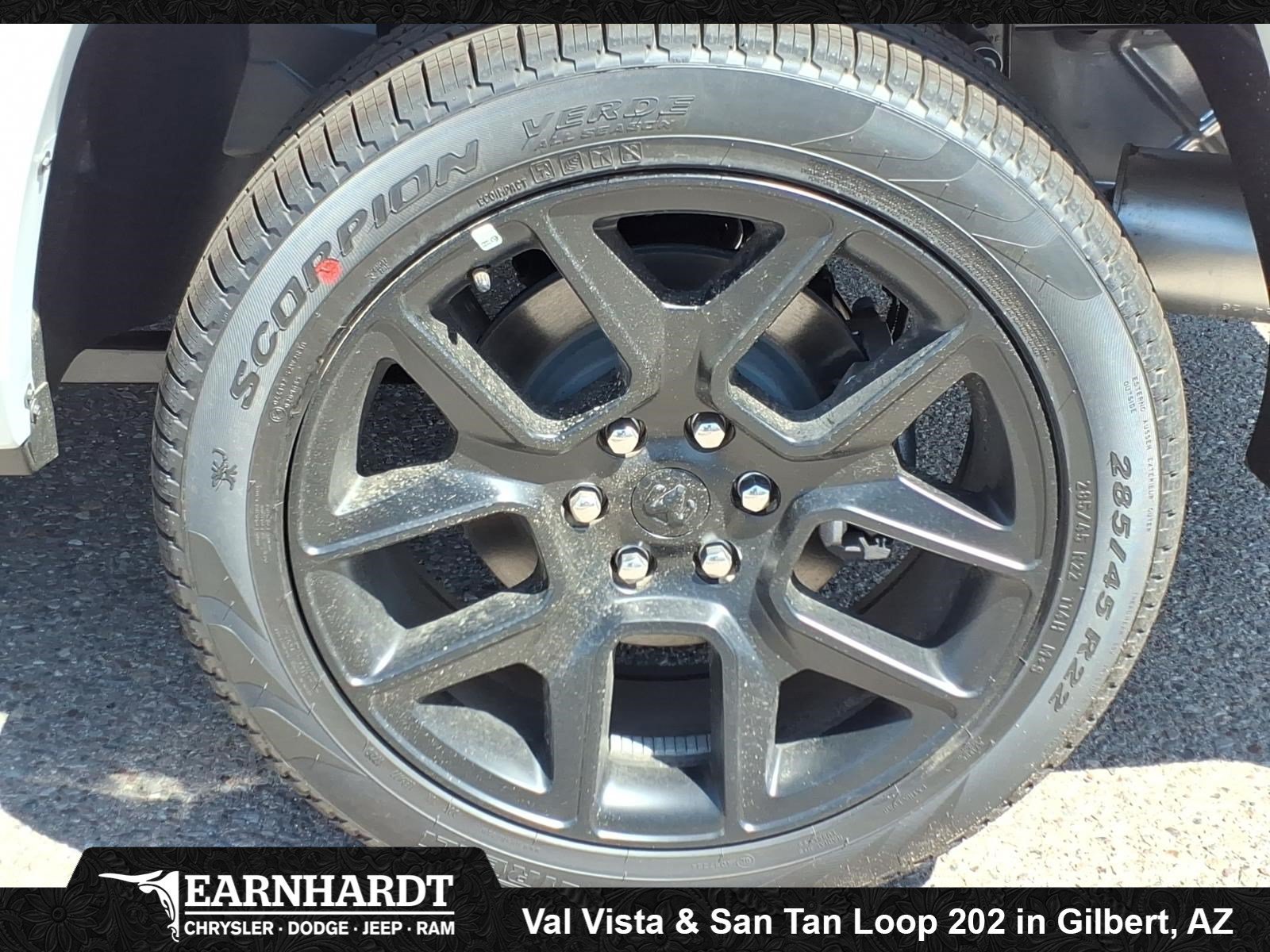 New 2026 Ivory White Tri-Coat Pearl-Coat Exterior Paint RAM Laramie image 5