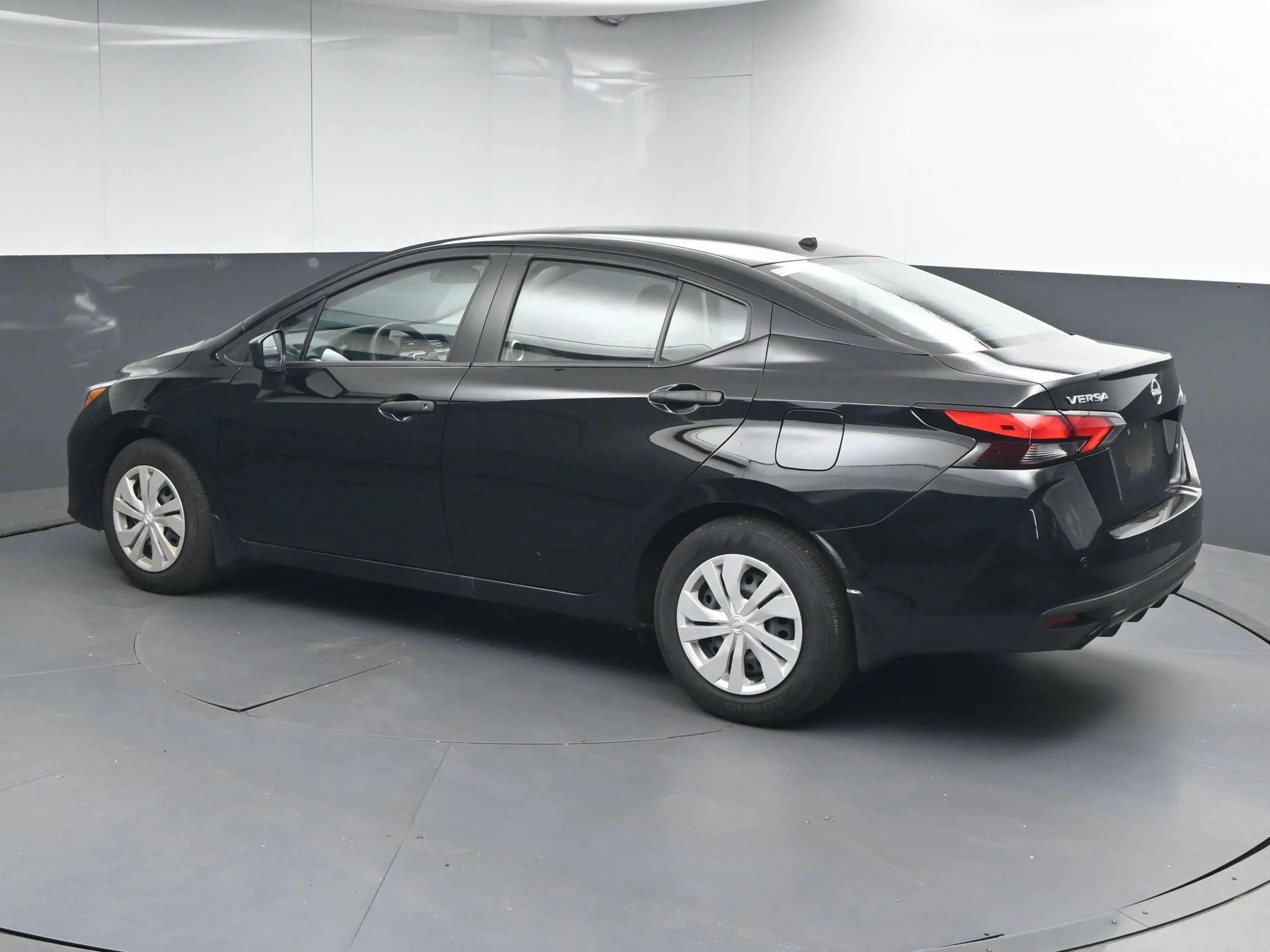 2025 Nissan Versa Sedan S - Photo 5