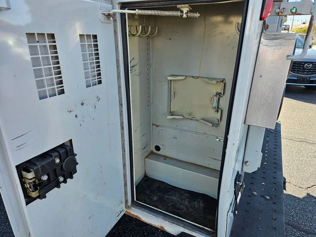 Used 2008 White Ford  image 14