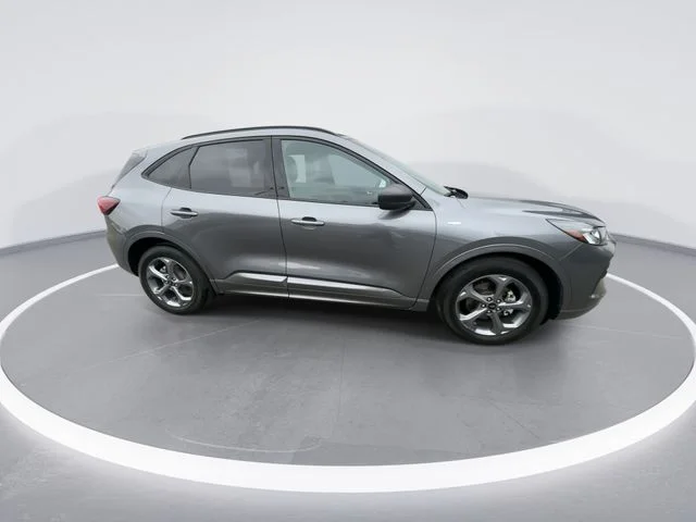 Used 2023 Gray Ford ST-Line image 9