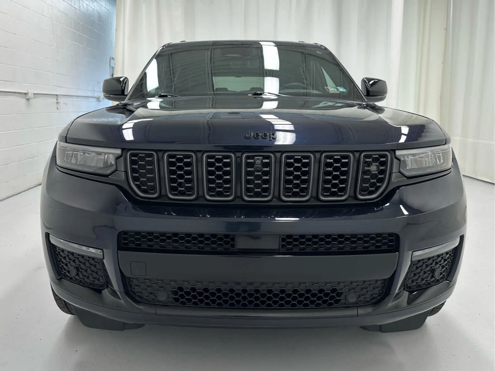 Used 2023 Midnight Sky Jeep Summit Reserve image 5