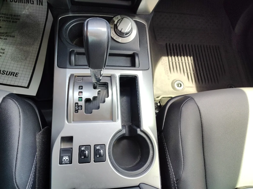 Used 2022 White Toyota SR5 Premium image 21