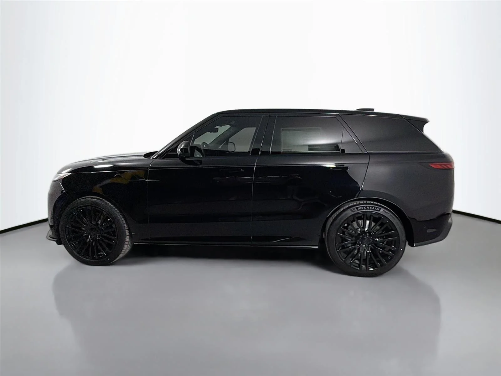 New 2026 Narvik Black LAND ROVER SV Black V8 P635 image 8