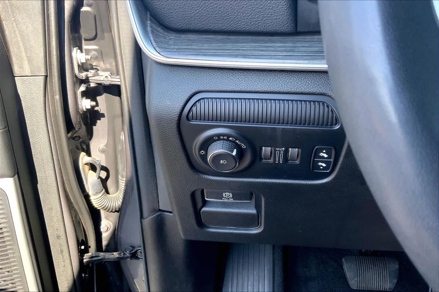 Used 2022 Baltic Gray Metallic Clearcoat Jeep Series III image 36