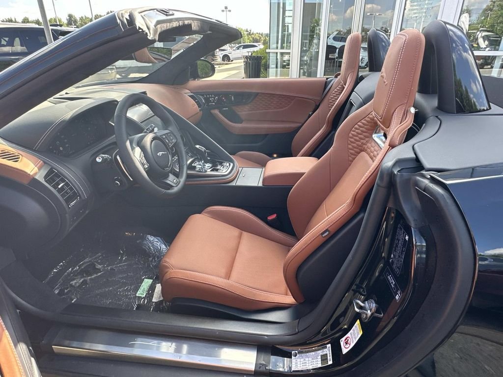 2024 Jaguar F-Type R75 - Photo 16