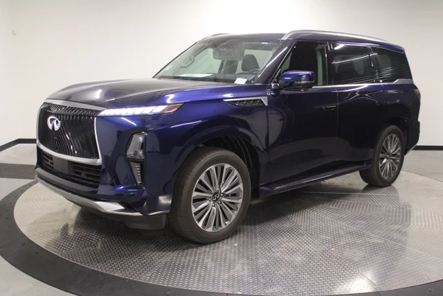 2025 INFINITI QX80 LUXE