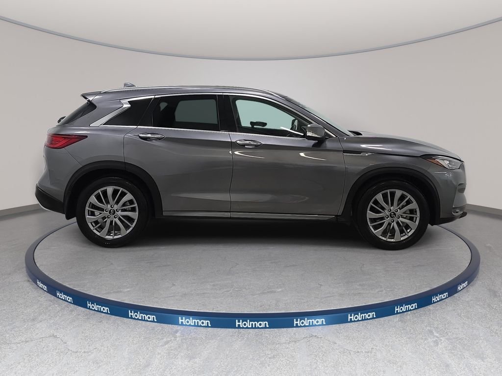 Certified Used 2025 Graphite Shadow INFINITI LUXE image 4