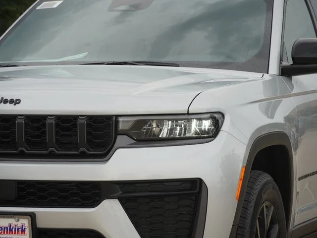 New 2026 Silver Zynith Jeep Altitude image 4