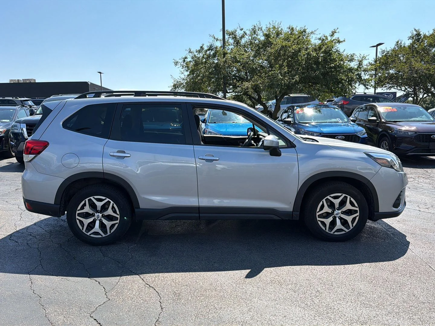 Used 2023 Ice Silver Metallic Subaru Premium image 2