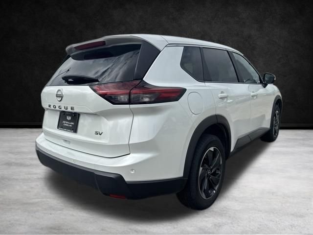 Used 2024 Everest White Pearl Nissan SV image 4