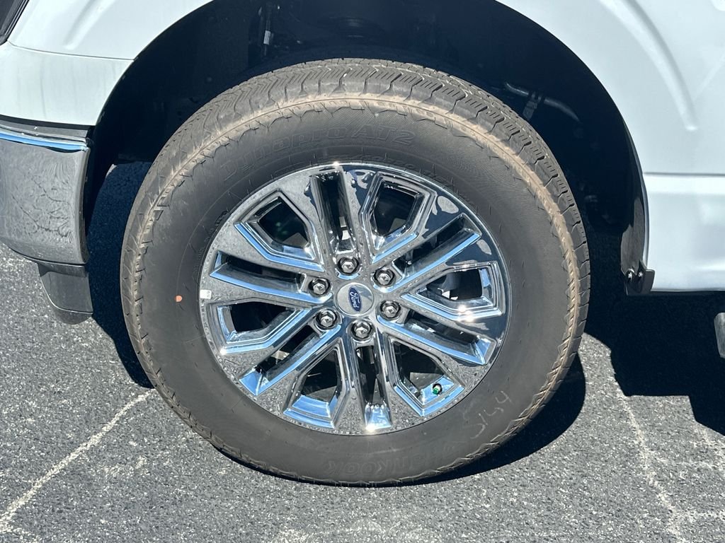 New 2025 White Ford Lariat image 11