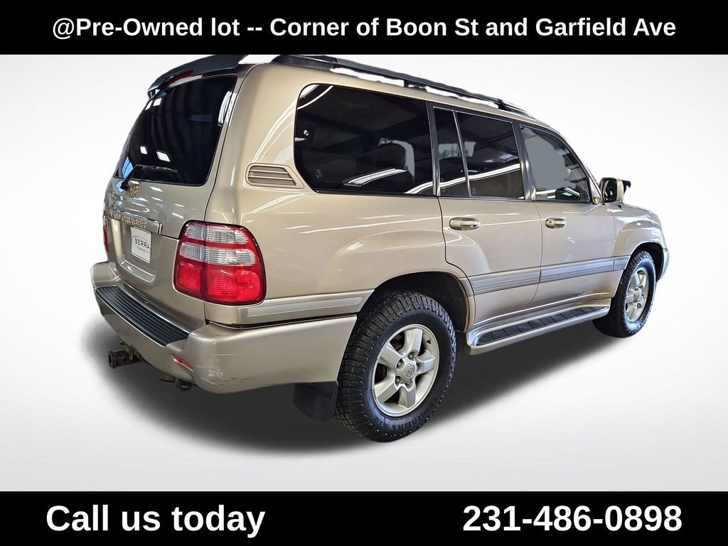 Used 2004  Toyota Base image 5