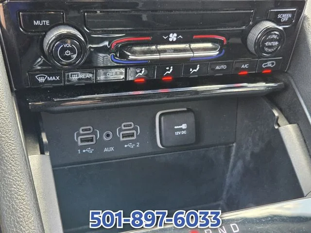Used 2023 Silver Jeep Laredo image 21