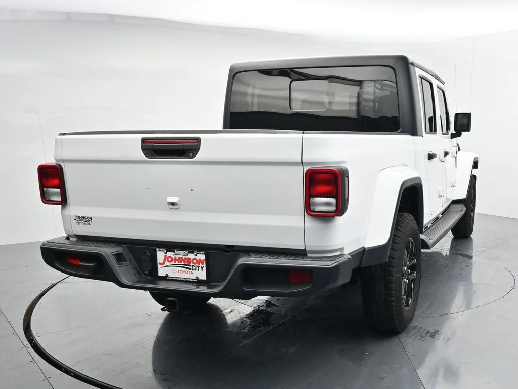 Used 2021 White Jeep Sport image 5