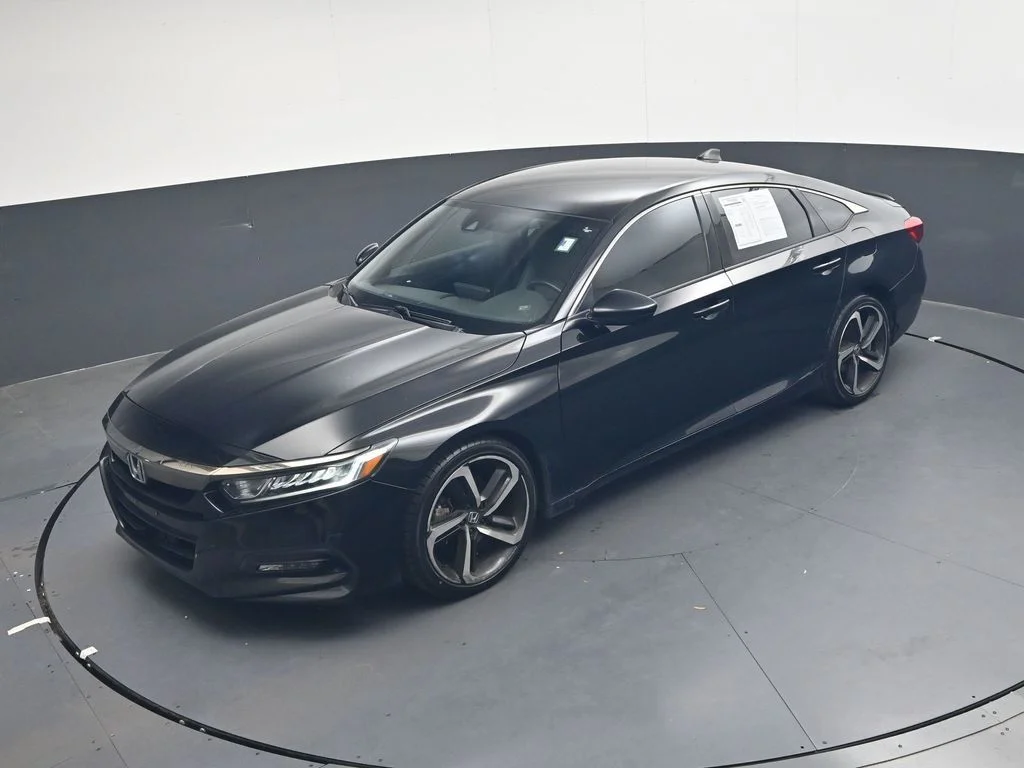 Used 2018  Honda Sport image 36