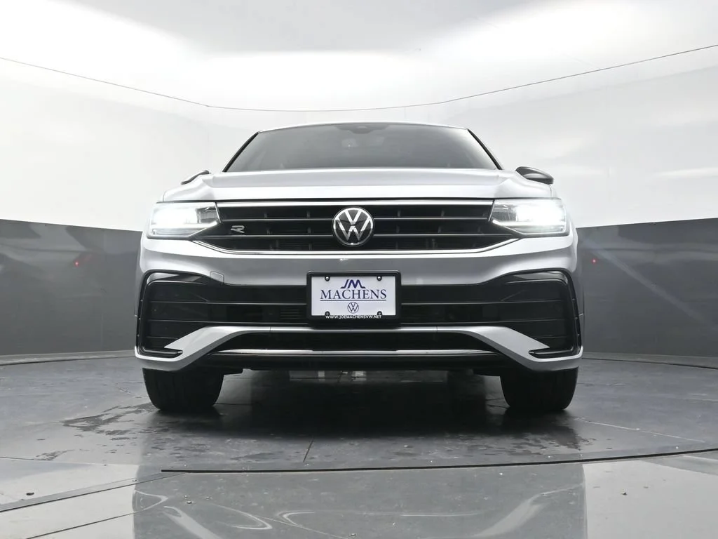 Used 2024  Volkswagen 2.0T SE R-Line Black image 24