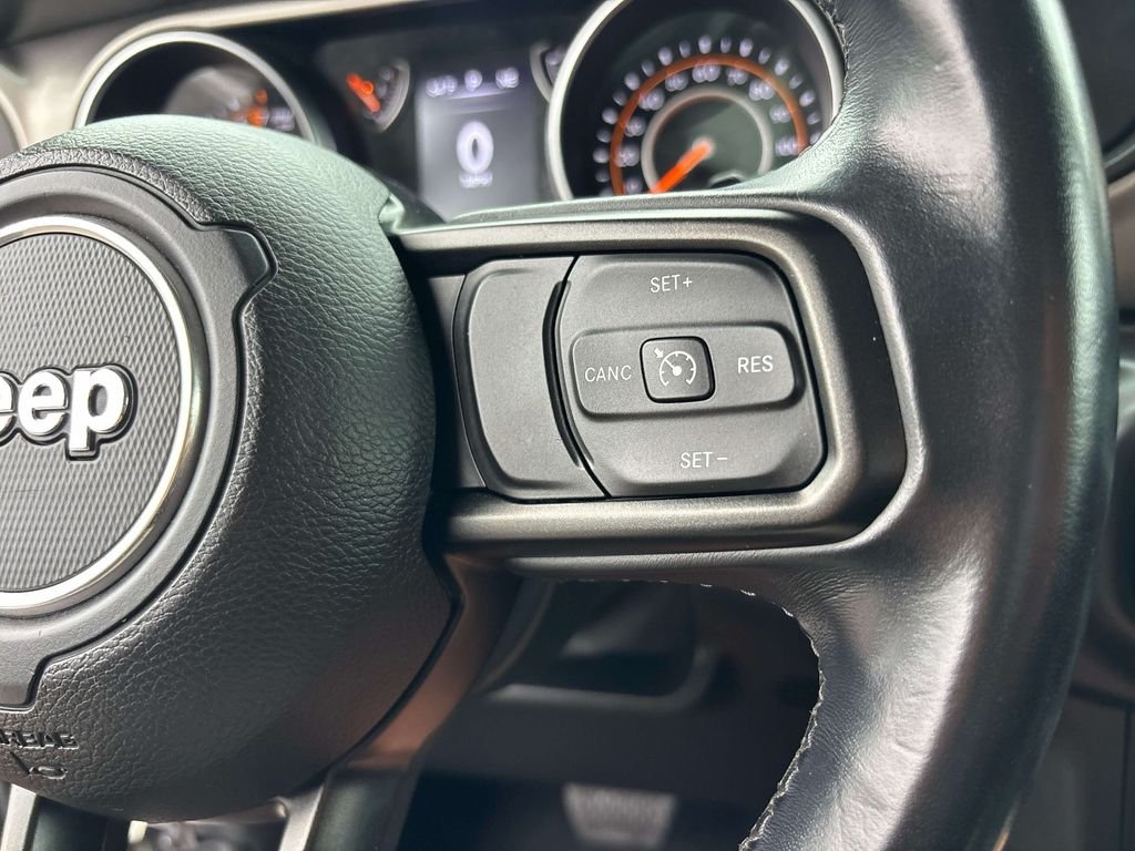 Used 2020 Gray Jeep Sport S image 18