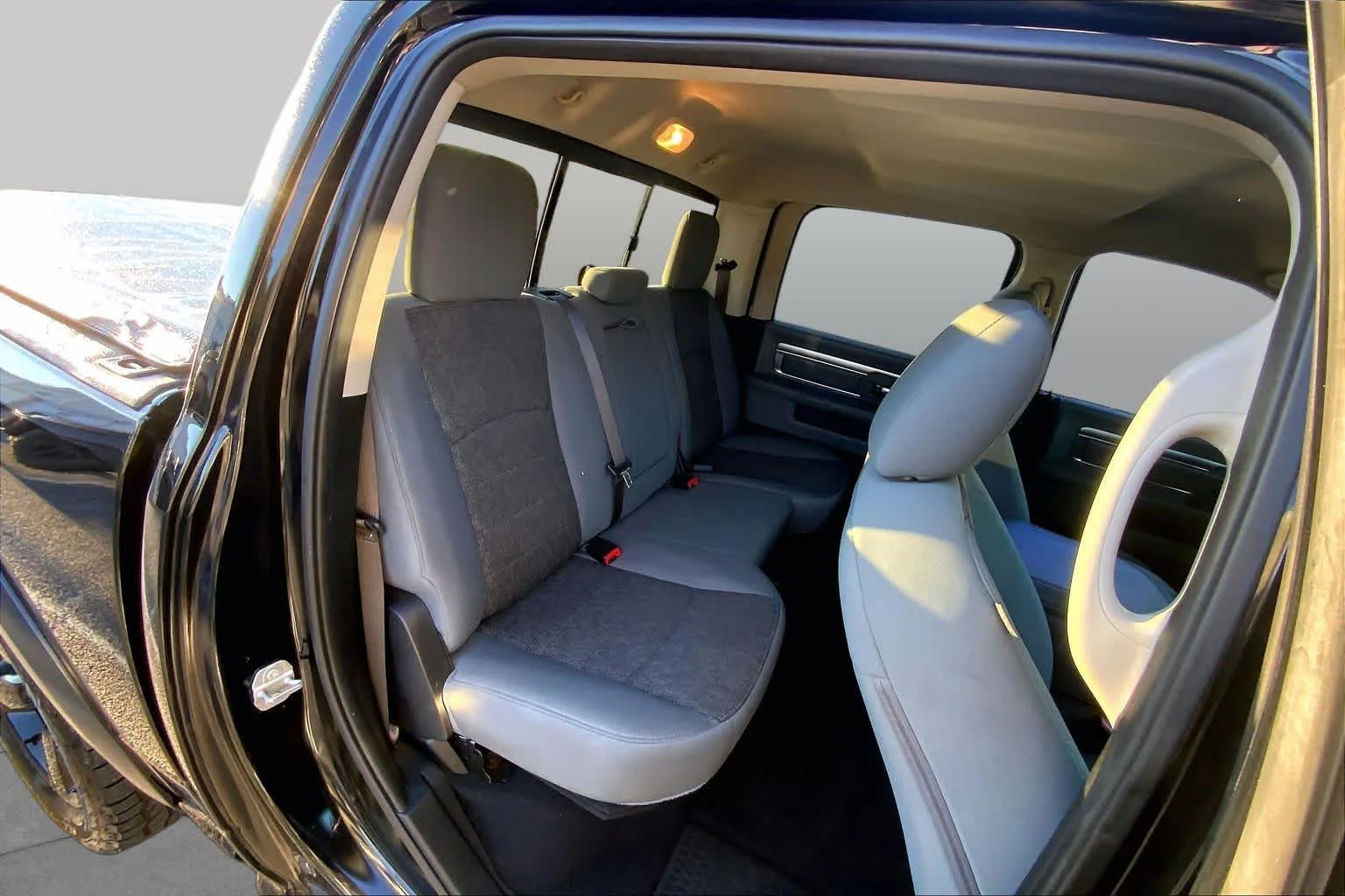 Used 2019 Diamond Black Crystal Pearlcoat Ram Warlock image 17