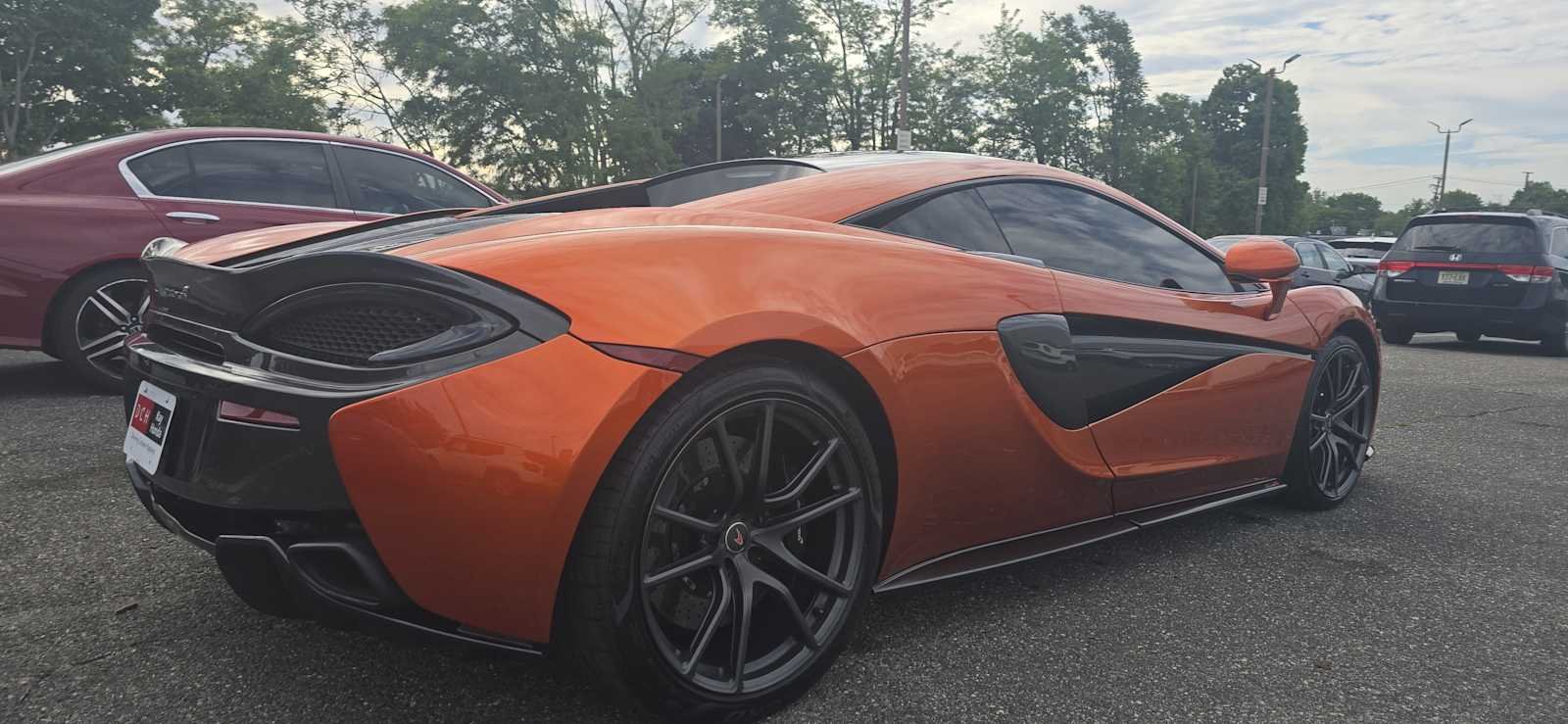 Used 2018  McLaren  image 5