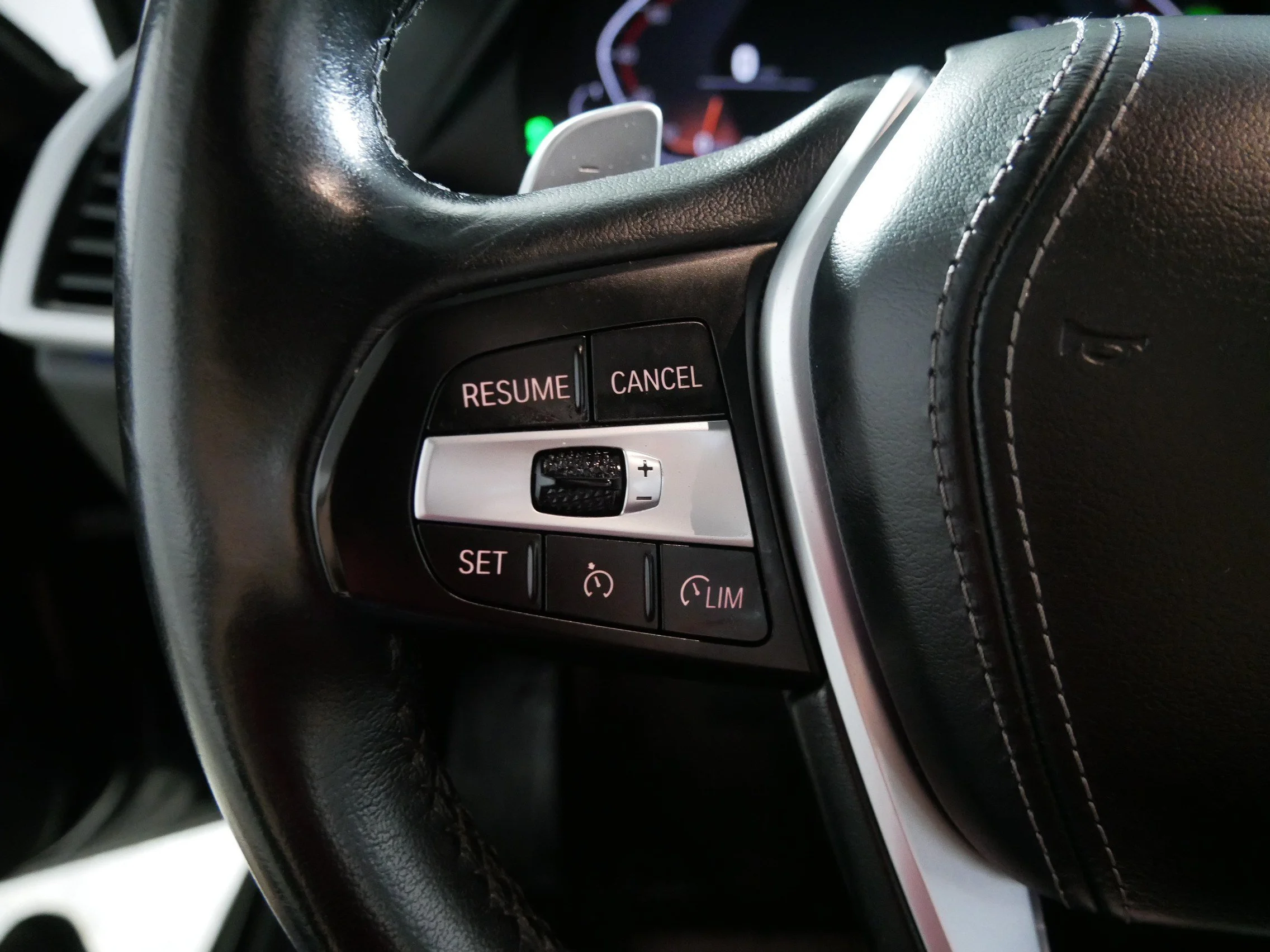 Used 2020 Jet Black BMW xDrive40i image 27