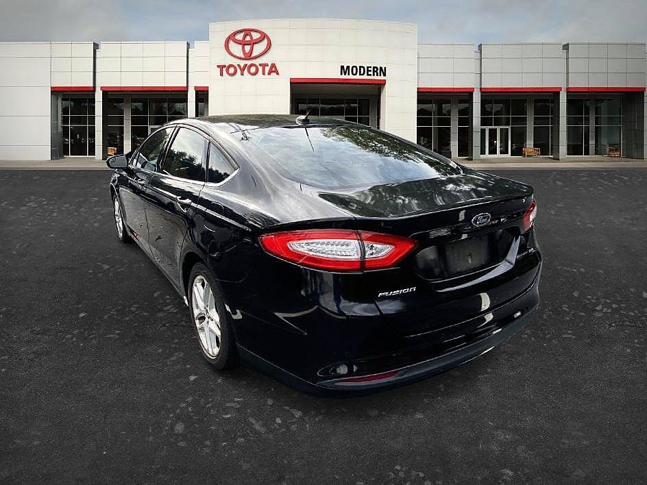 Used 2016 Shadow Black Ford SE image 9